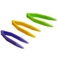 Пинцет в пластиковом футляре (5,5 см) для контактных линз